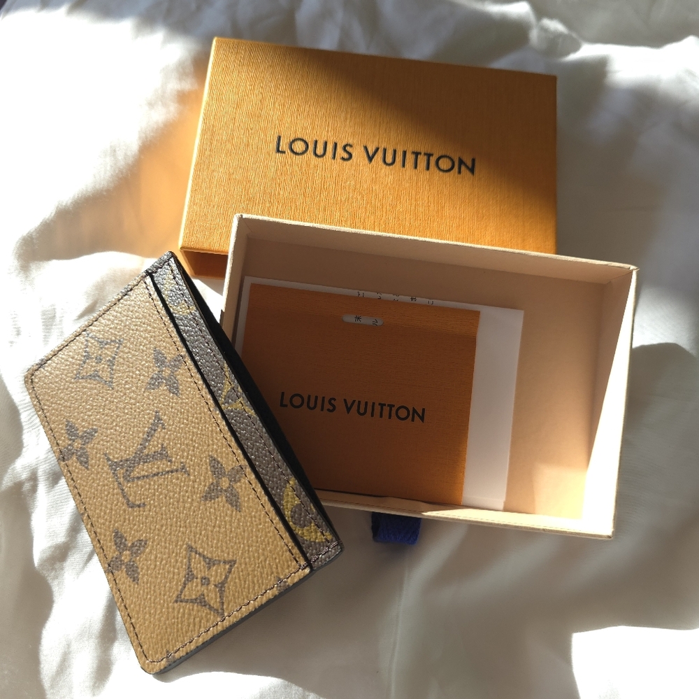 Like New Louis Vuitton Reverse Monogram Card Holder✨